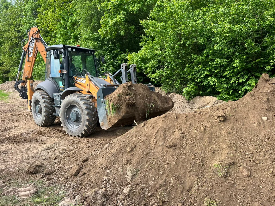 Česká stavební společnost - doprava materiálu, odvoz suti a další stavební práce - Šumperk, Olomouc, Hradec Králové