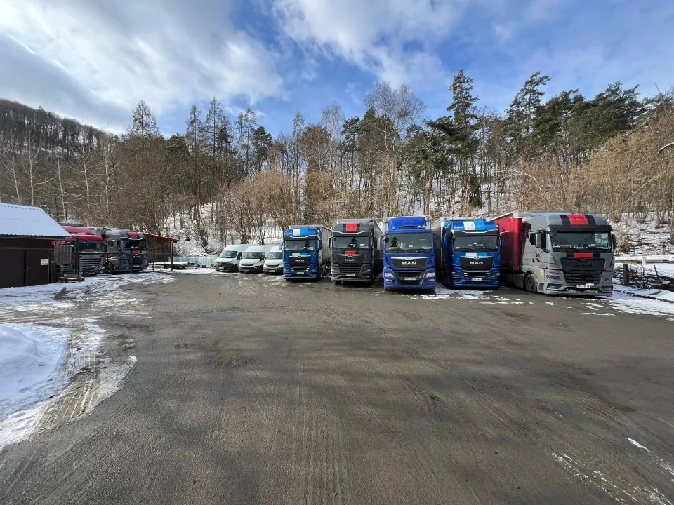 JMK Cargo - přepravní společnost - vnitrostátní a mezinárodní dopravce Šumperk, Olomouc, Hradec Králové