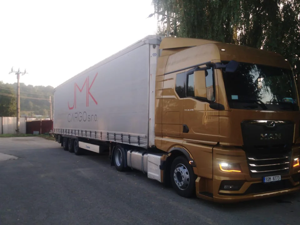JMK Cargo - Česká přepravní společnost - Mezinárodní kamionová doprava po celé EU