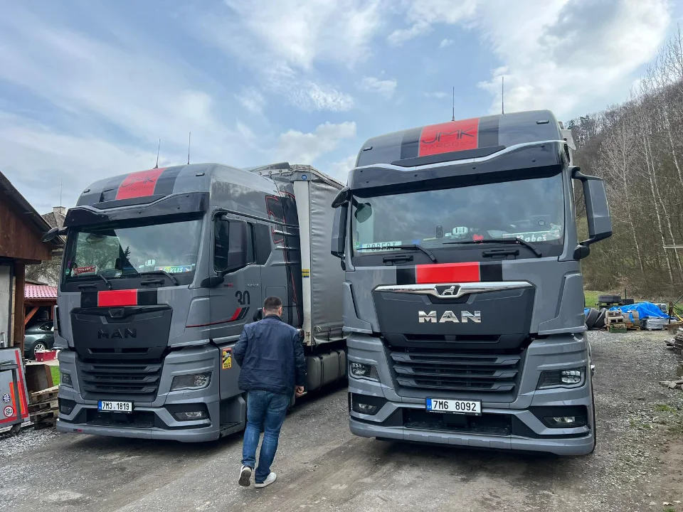 Vnitrostátní kamionová doprava - Přepravce JMK Cargo - Šumperk, Olomouc, Hradec Králové